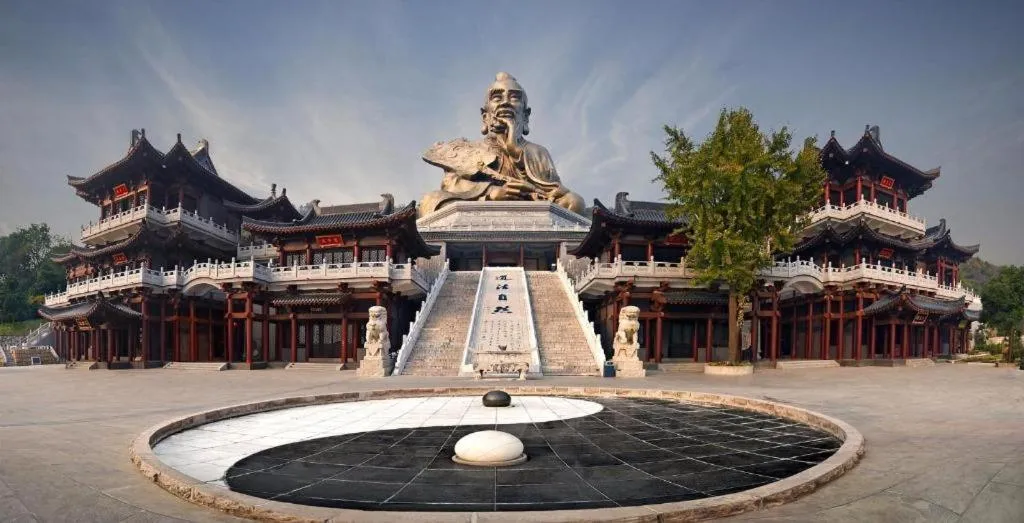 Pai Hotel Zhenjiang Railway Station South Square