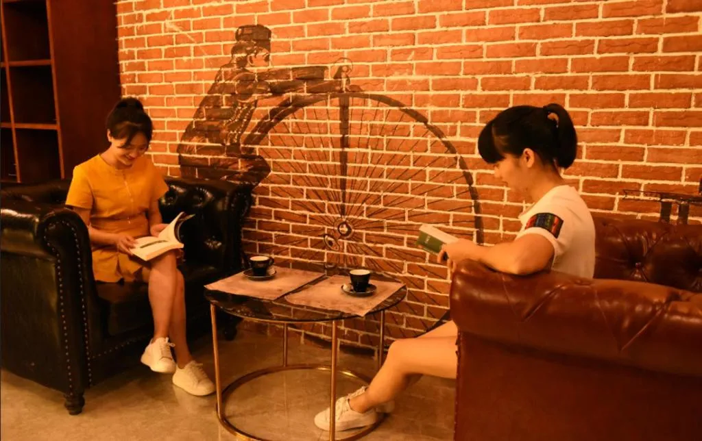 James Joyce Coffetel·Nanchong Southern Government Center