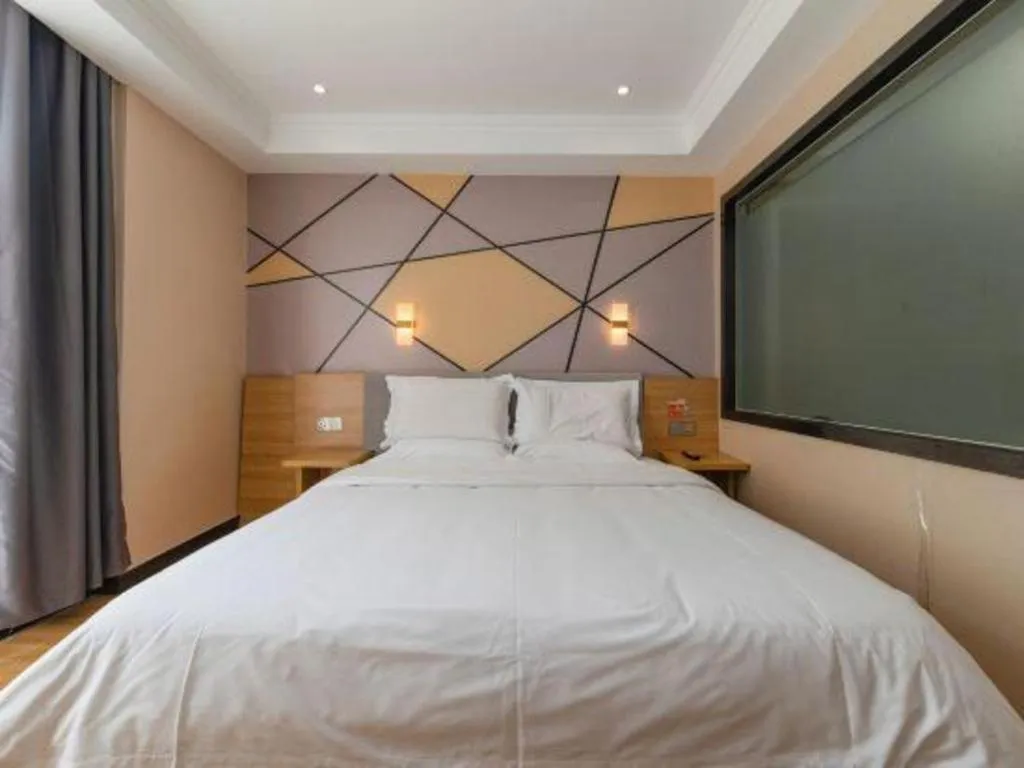 Bed in 7 Days Premium Qingdao World of Ocean Qingdao University