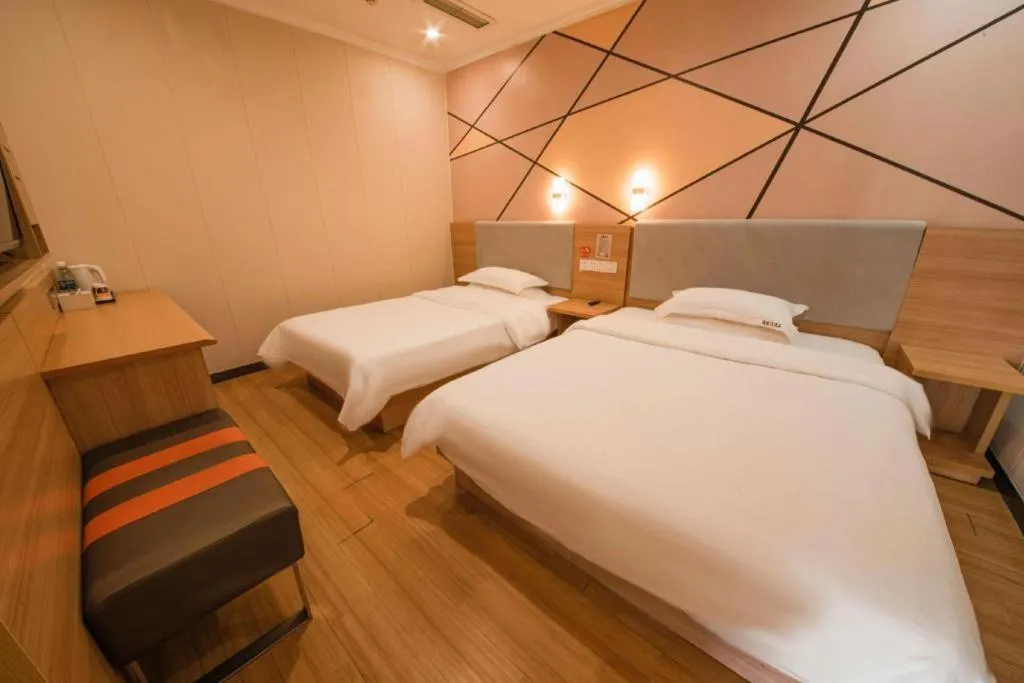 Bed in 7 Days Premium Qingdao World of Ocean Qingdao University