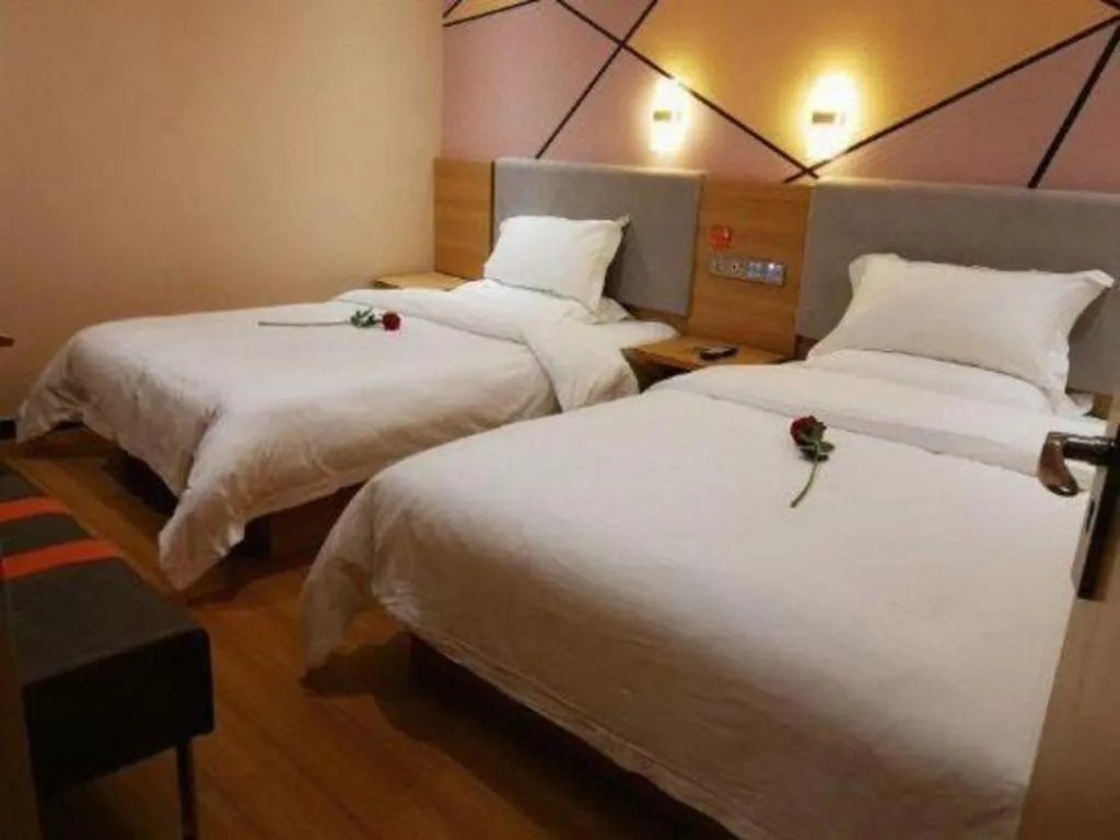 Bed in 7 Days Premium Qingdao World of Ocean Qingdao University