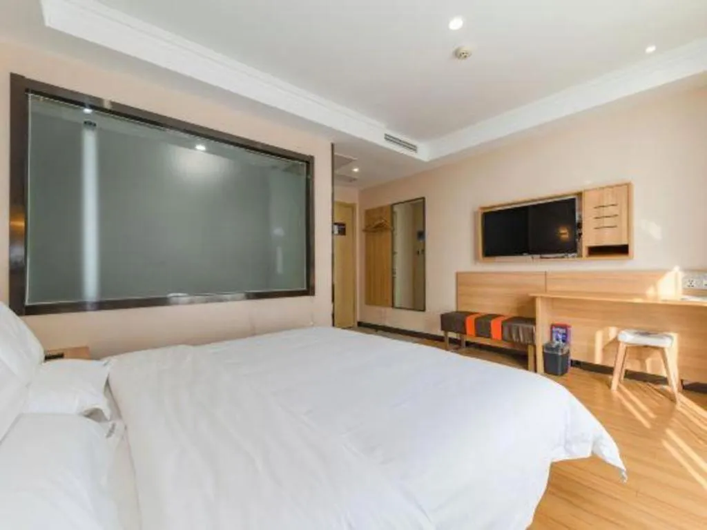 Bed in 7 Days Premium Qingdao World of Ocean Qingdao University