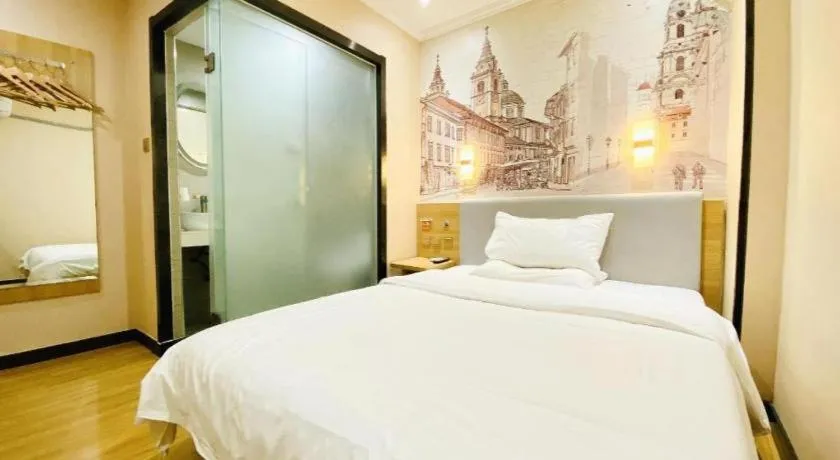 Bed in 7 Days Premium Qingdao World of Ocean Qingdao University