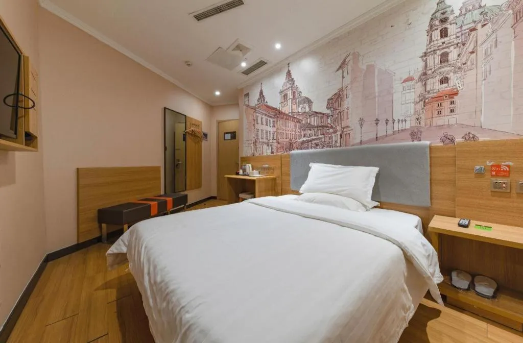 Bed in 7 Days Premium Qingdao World of Ocean Qingdao University