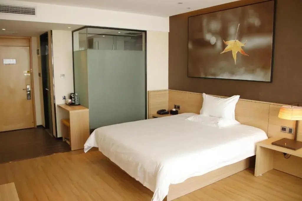 Bed in IU Hotel Zhangye High-Speed Railway Station Bed in IU Hotel Zhangye High-Speed Railway Station