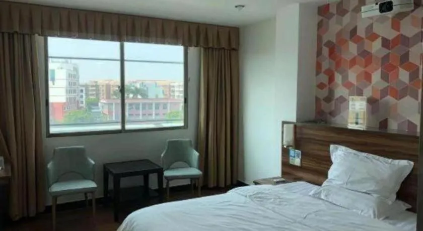 Bed in PAI Hotel Guangzhou Baiyun International Airport Zhongluotan Zhuliao Metro Station