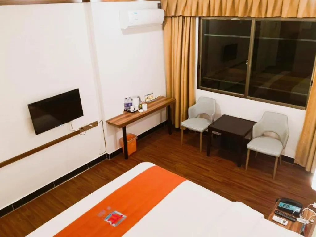 Bed in PAI Hotel Guangzhou Baiyun International Airport Zhongluotan Zhuliao Metro Station