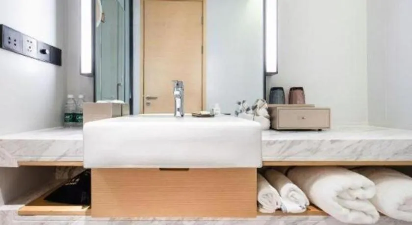 Lakehome Hotel Konggang