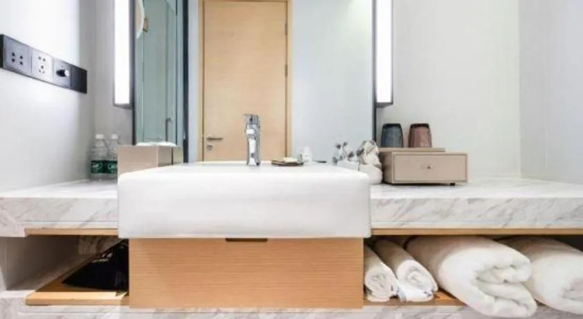 Lakehome Hotel Konggang