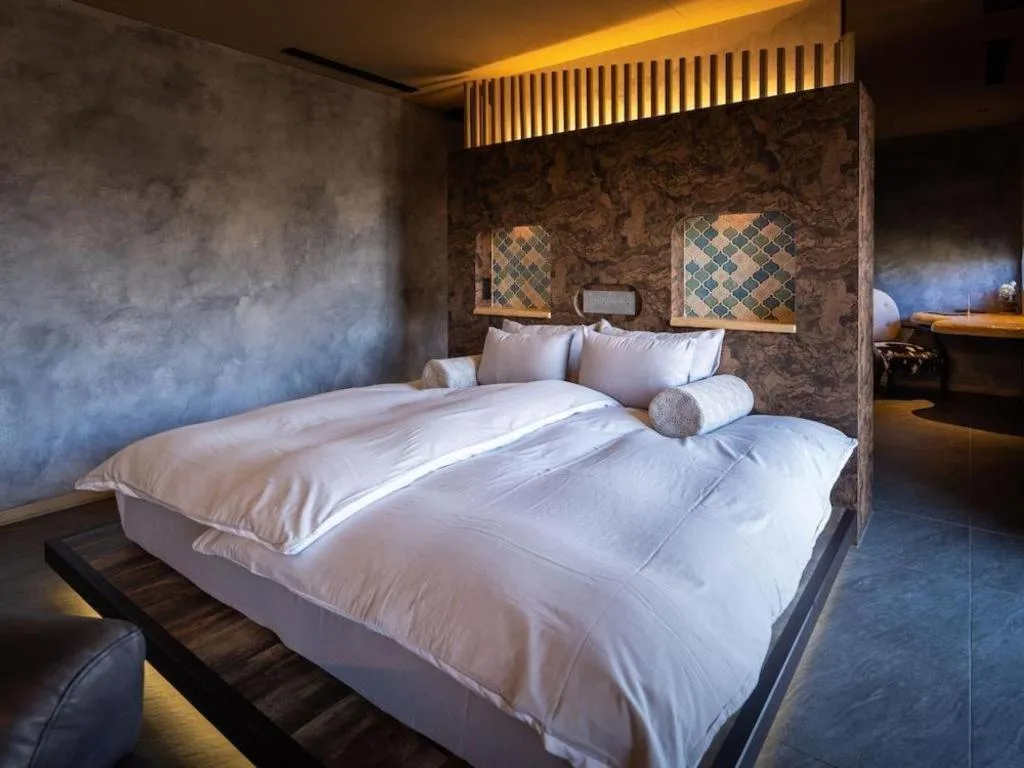 Bed in Yufuin Luxury Villa -zakuro-