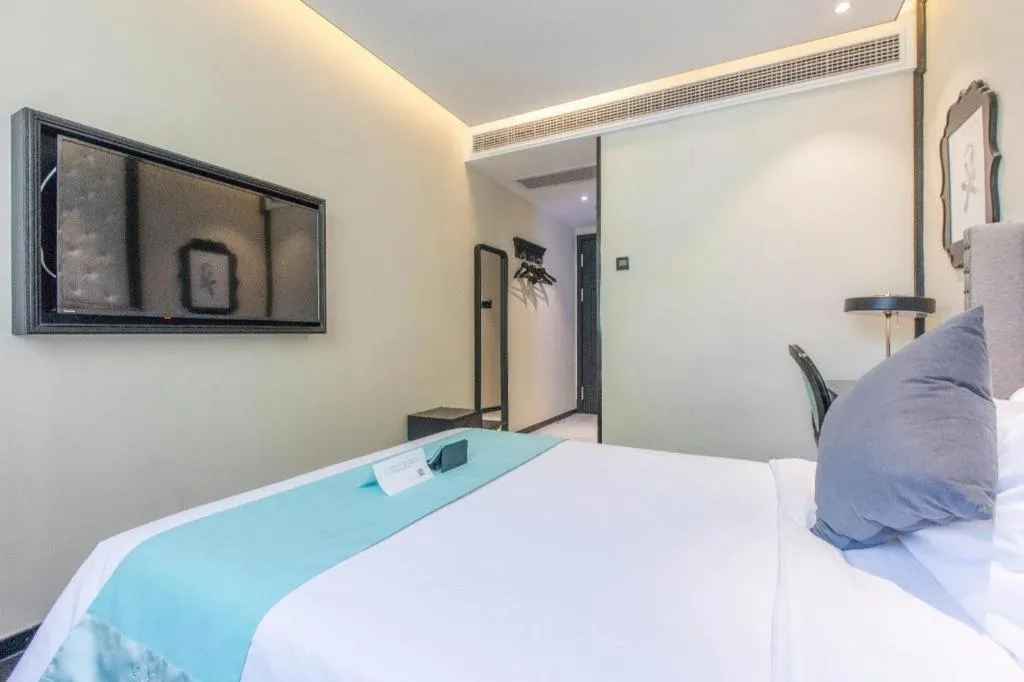 Bed in Xana Hotelle Shaghai Hongqiao Hub National Exhibition Center Qibao Lianming Road