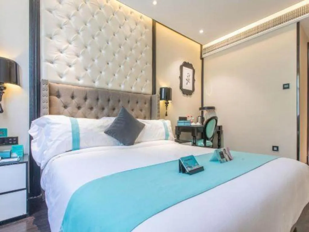 Bed in Xana Hotelle Shaghai Hongqiao Hub National Exhibition Center Qibao Lianming Road