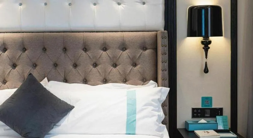 Bed in Xana Hotelle Shaghai Hongqiao Hub National Exhibition Center Qibao Lianming Road