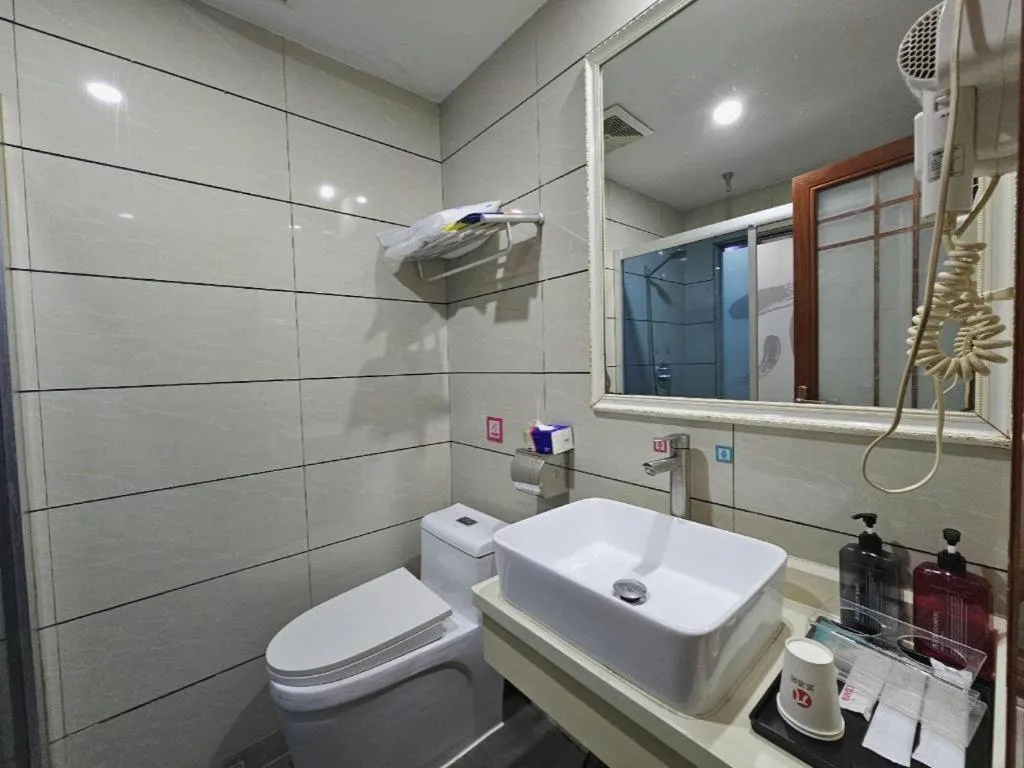 PAI Hotel·Huazhou Bus Terminal