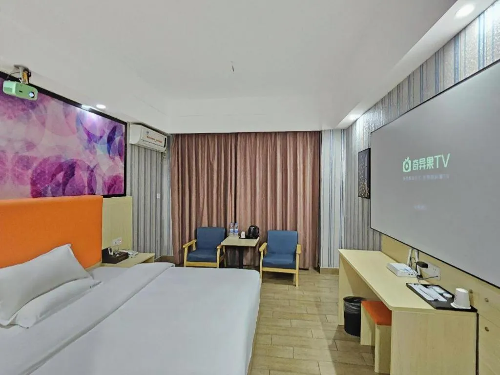 Bed in PAI Hotel·Huazhou Bus Terminal