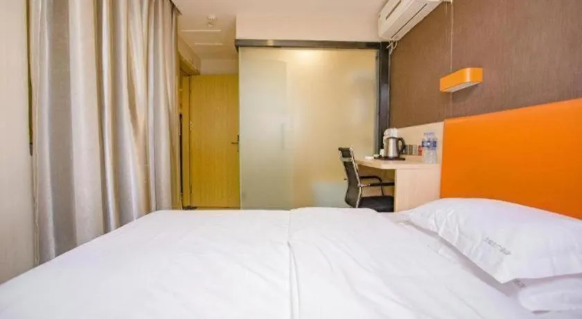 Bed in 7 Days Premium·Shenyang North Railway Station North Square