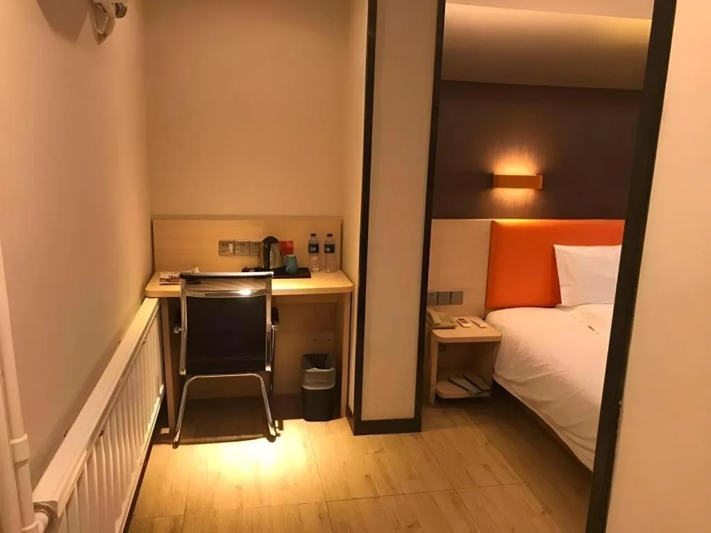 Bed in 7 Days Premium·Shenyang North Railway Station North Square