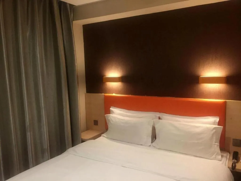 Bed in 7 Days Premium·Shenyang North Railway Station North Square