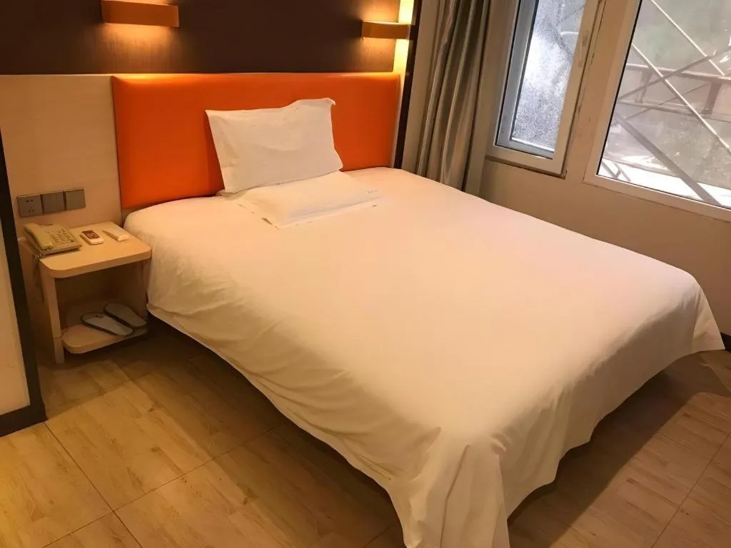 Bed in 7 Days Premium·Shenyang North Railway Station North Square