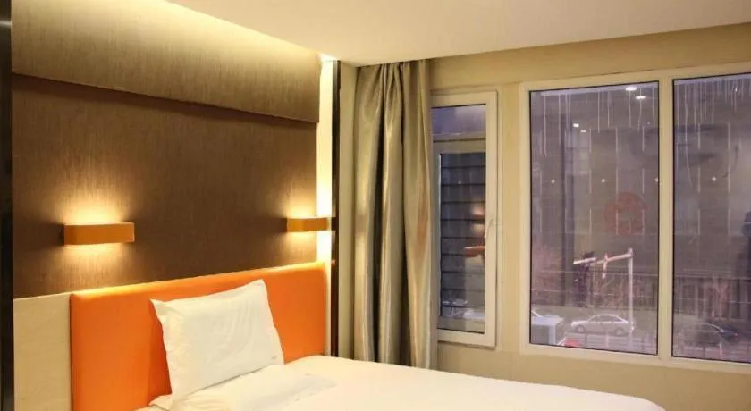 Bed in 7 Days Premium·Shenyang North Railway Station North Square