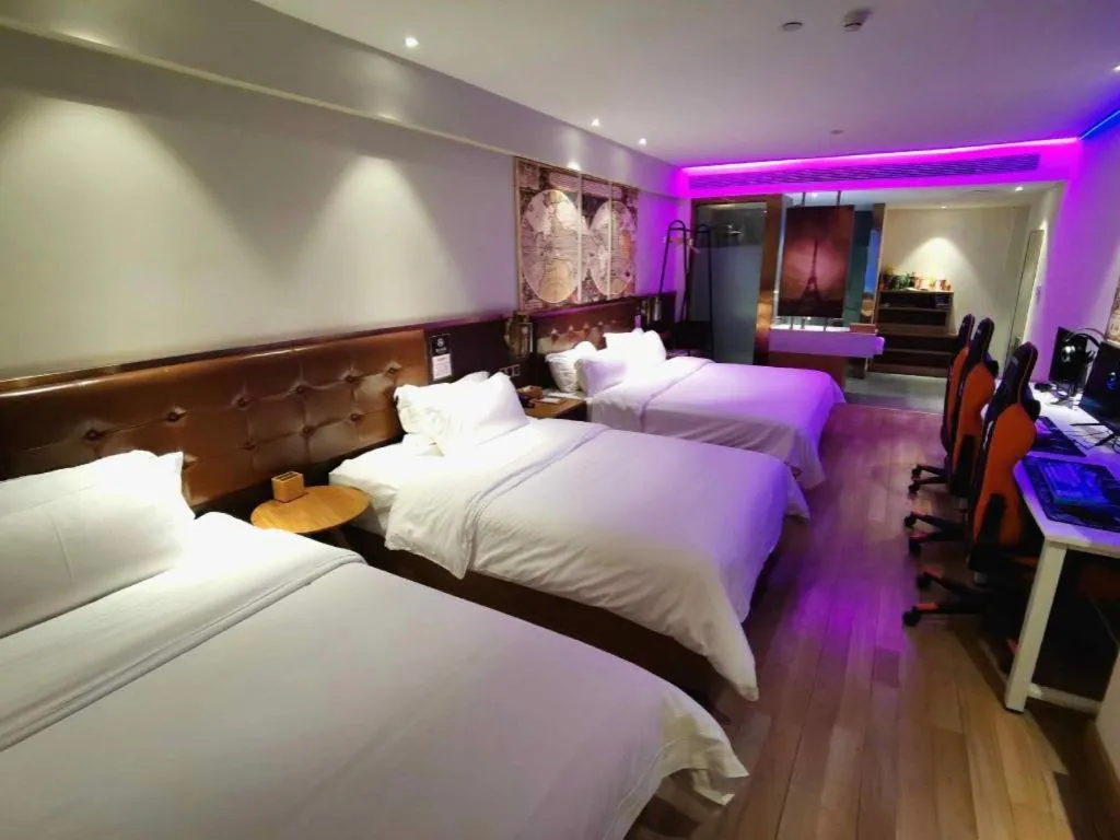 Bed in James Joyce Coffetel Zhengzhou CBD Exhibition Center Provincial People's Hospital