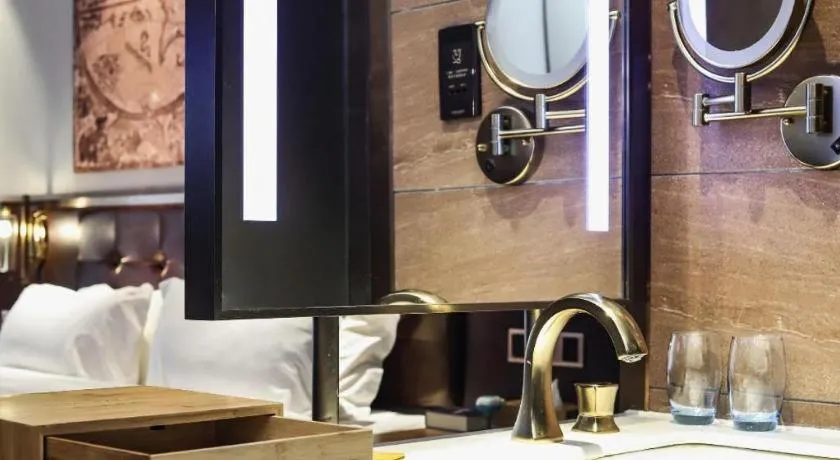 James Joyce Coffetel Zhengzhou CBD Exhibition Center Provincial People's Hospital