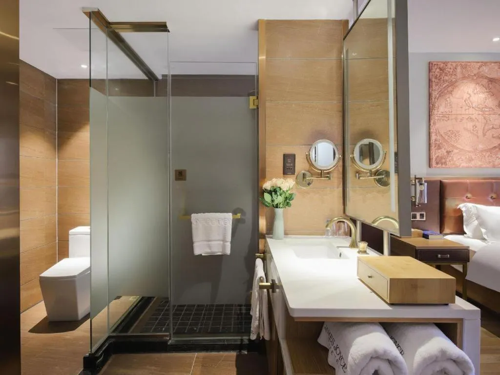 James Joyce Coffetel Zhengzhou CBD Exhibition Center Provincial People's Hospital