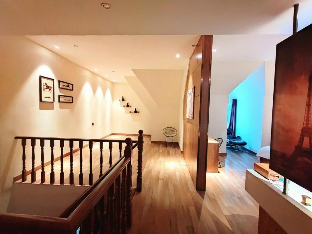 James Joyce Coffetel Zhengzhou CBD Exhibition Center Provincial People's Hospital