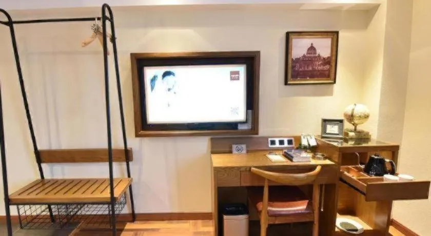 James Joyce Coffetel Zhengzhou CBD Exhibition Center Provincial People's Hospital