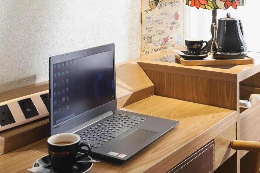 James Joyce Coffetel Zhengzhou CBD Exhibition Center Provincial People's Hospital