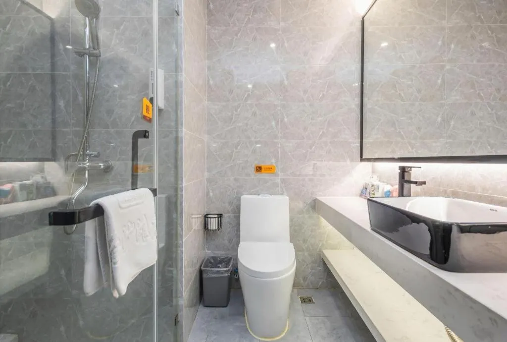 IU Hotel Qingdao Golden Beach Xuejiadao Metro Station