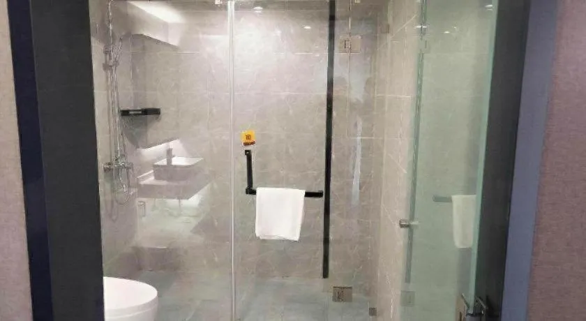 IU Hotel Qingdao Golden Beach Xuejiadao Metro Station