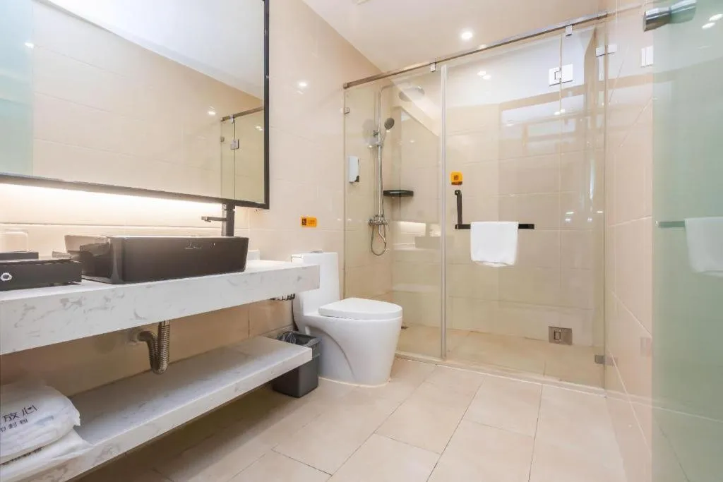 IU Hotel Qingdao Golden Beach Xuejiadao Metro Station