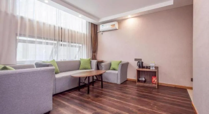 IU Hotel Qingdao Golden Beach Xuejiadao Metro Station