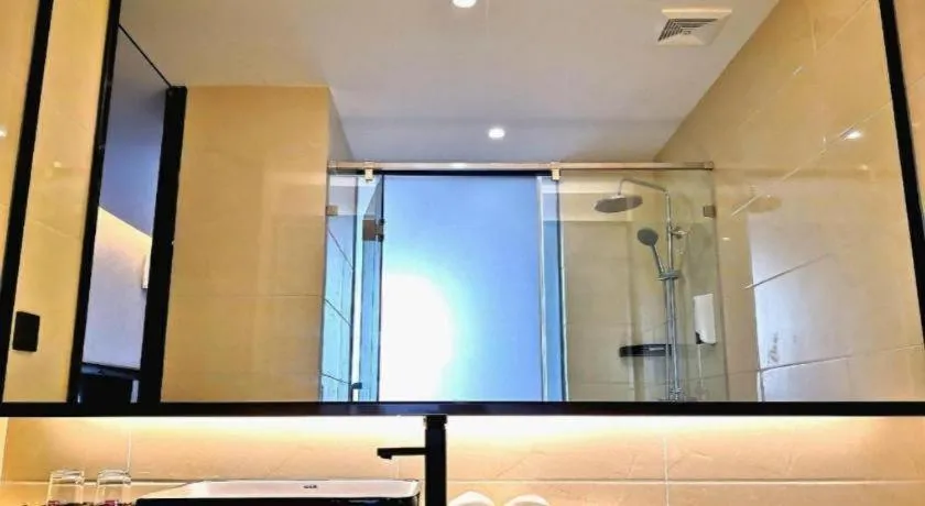 IU Hotel Qingdao Golden Beach Xuejiadao Metro Station