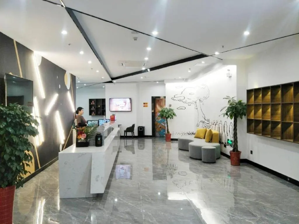 IU Hotel Qingdao Golden Beach Xuejiadao Metro Station