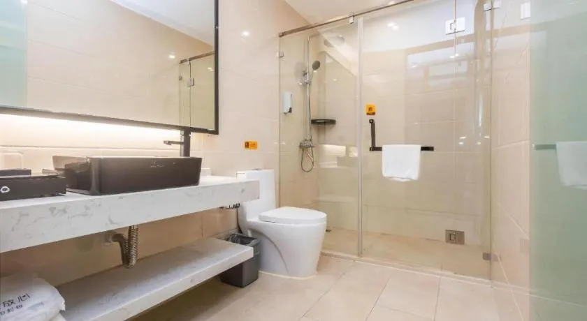 IU Hotel Qingdao Golden Beach Xuejiadao Metro Station