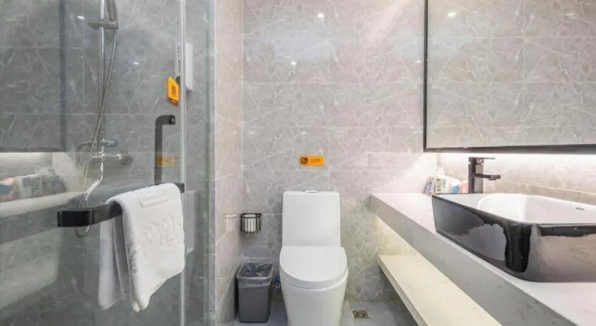 IU Hotel Qingdao Golden Beach Xuejiadao Metro Station