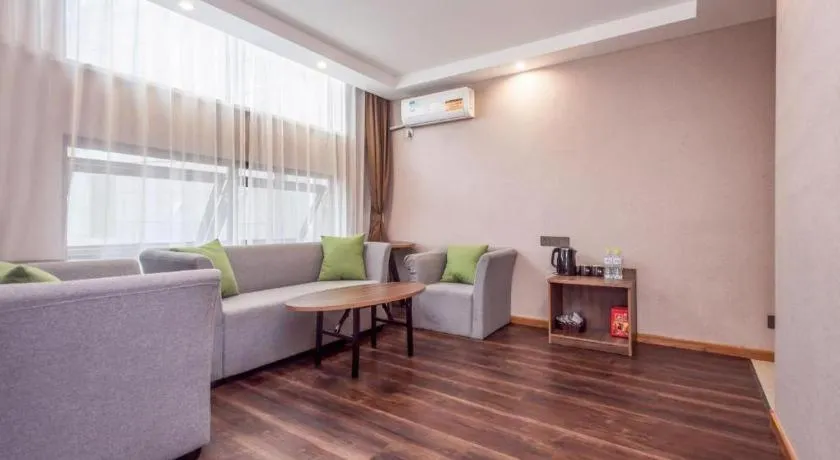 IU Hotel Qingdao Golden Beach Xuejiadao Metro Station