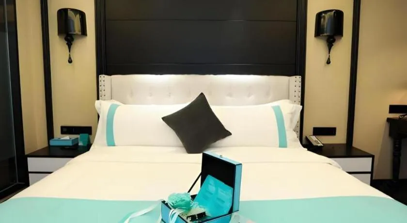 Bed in Xana Hotelle Zhengzhou North Passenger Terminal North University Town