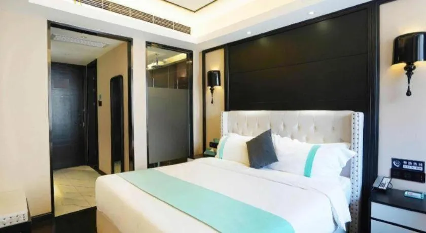 Bed in Xana Hotelle Zhengzhou North Passenger Terminal North University Town