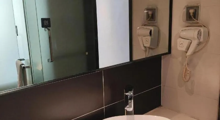 IU Hotel·Yangquan Xinjian Street Tianqiao