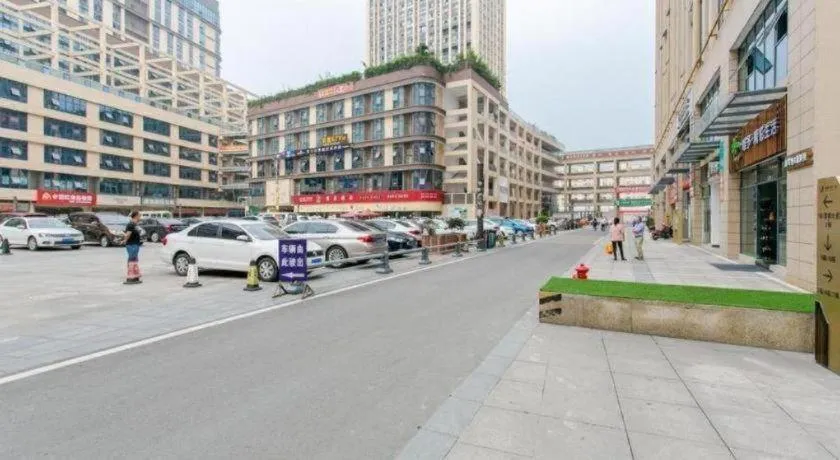 Xana Hotelle Chengdou Xindu Sanhechang Metro Station