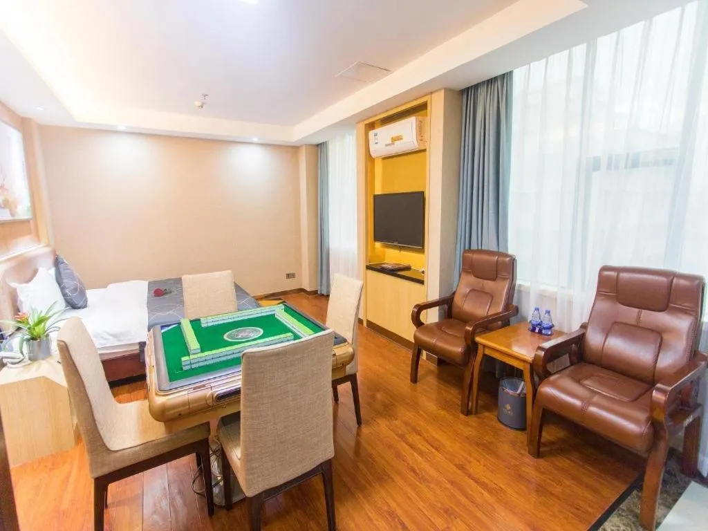 Chonpines Hotel Shenzhen Gongming Honghuashan Metro Station