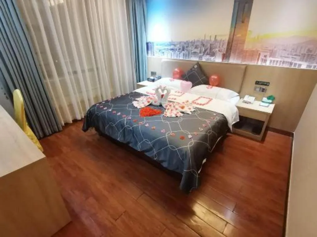 Bed in Chonpines Hotel Shenzhen Gongming Honghuashan Metro Station