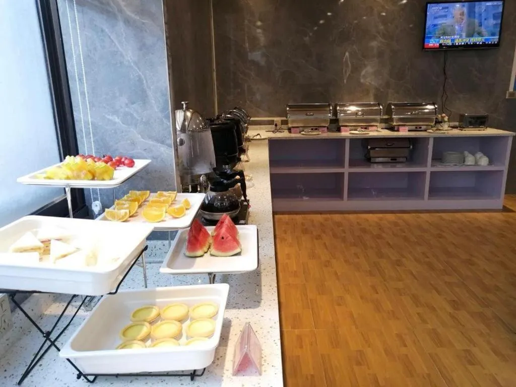 Chonpines Hotel Shenzhen Gongming Honghuashan Metro Station