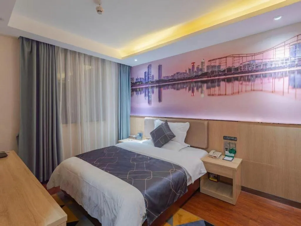 Bed in Chonpines Hotel Shenzhen Gongming Honghuashan Metro Station