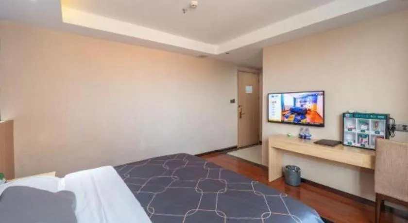 Bed in Chonpines Hotel Shenzhen Gongming Honghuashan Metro Station