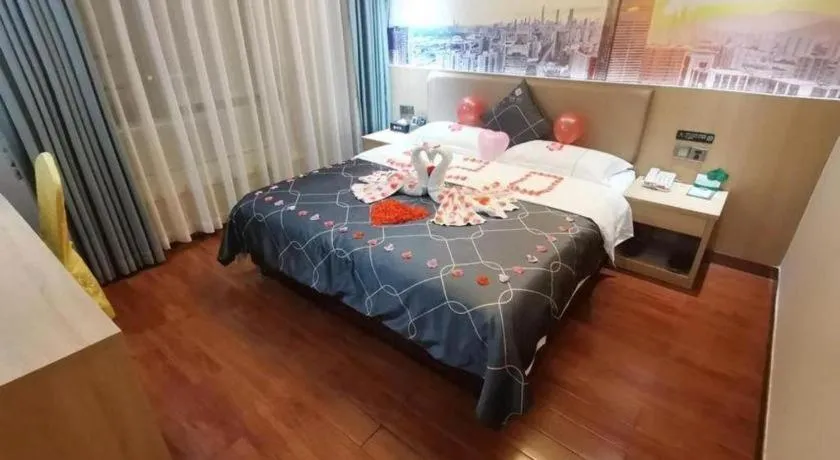 Bed in Chonpines Hotel Shenzhen Gongming Honghuashan Metro Station
