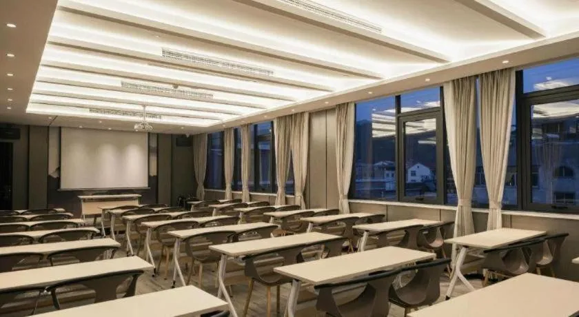 Magnotel Hotel·Luanyang Luanchuan Changchun Road Cross Street